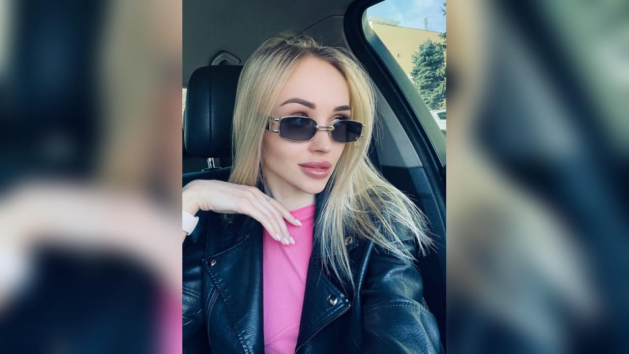 Webcam chat profile for Julietta25