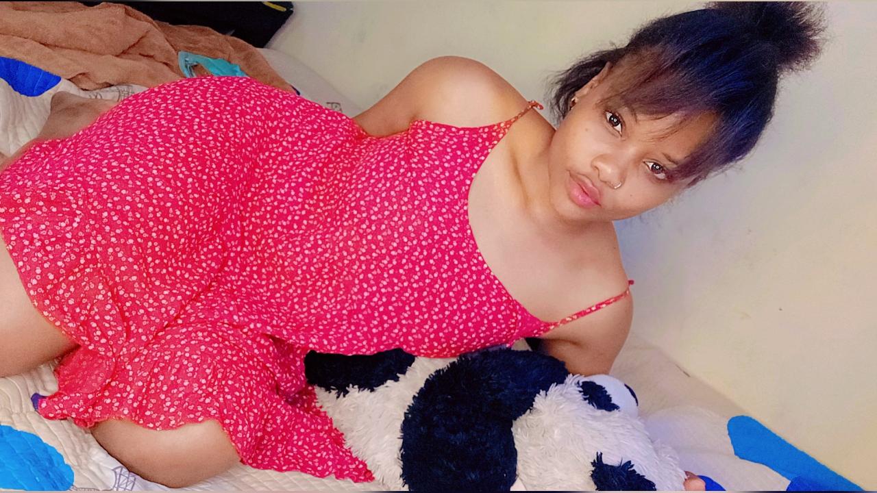 Webcam chat profile for Amberx101: Legs, feet & shoes