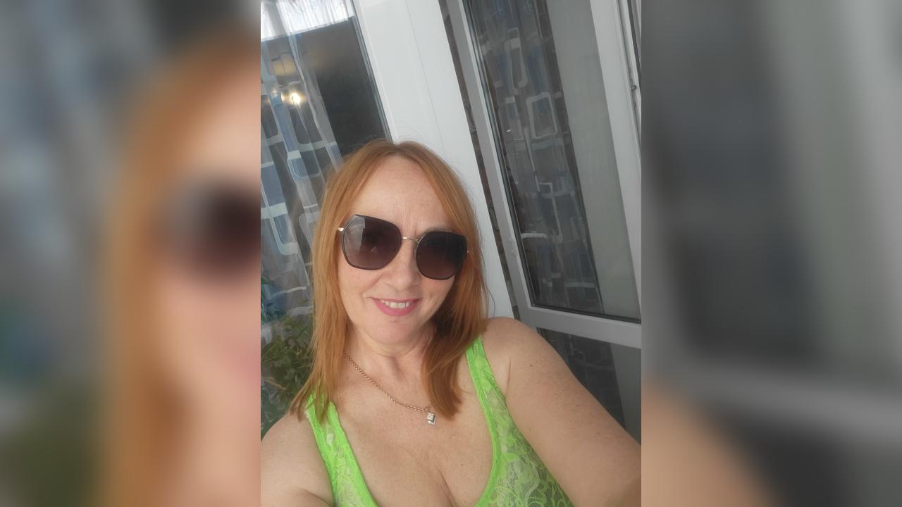 Webcam chat profile for Candy45: Travel