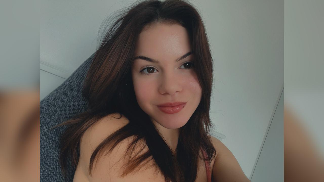 Webcam chat profile for CuteCherry: Outfits