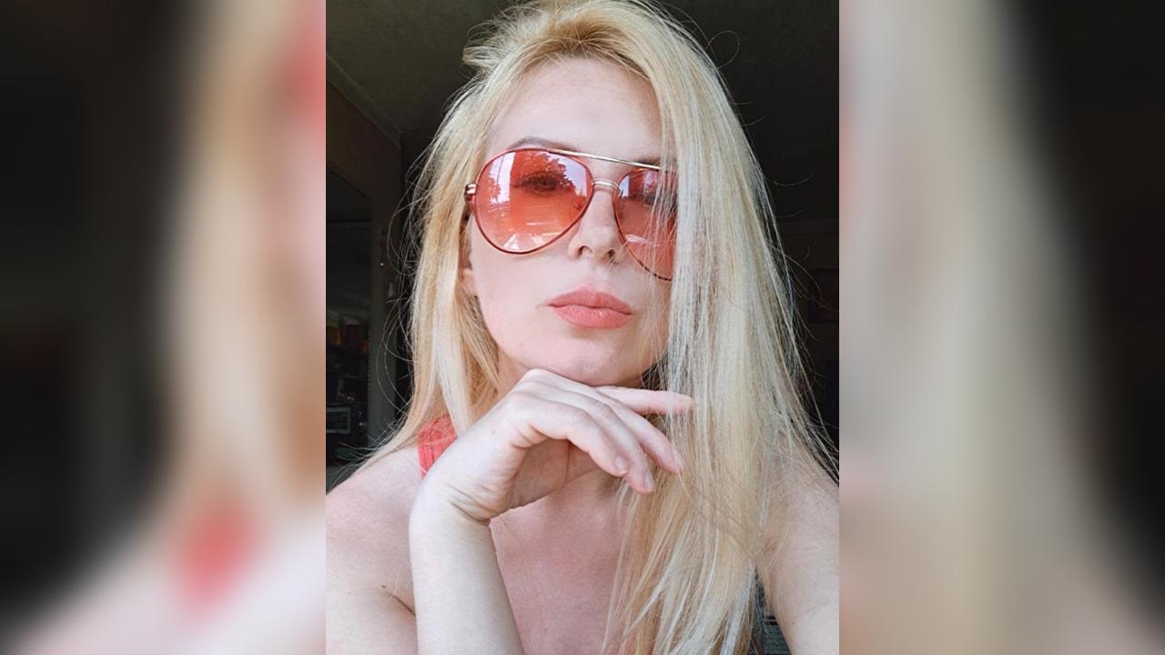 Webcam chat profile for MarshmellowRose: Kissing