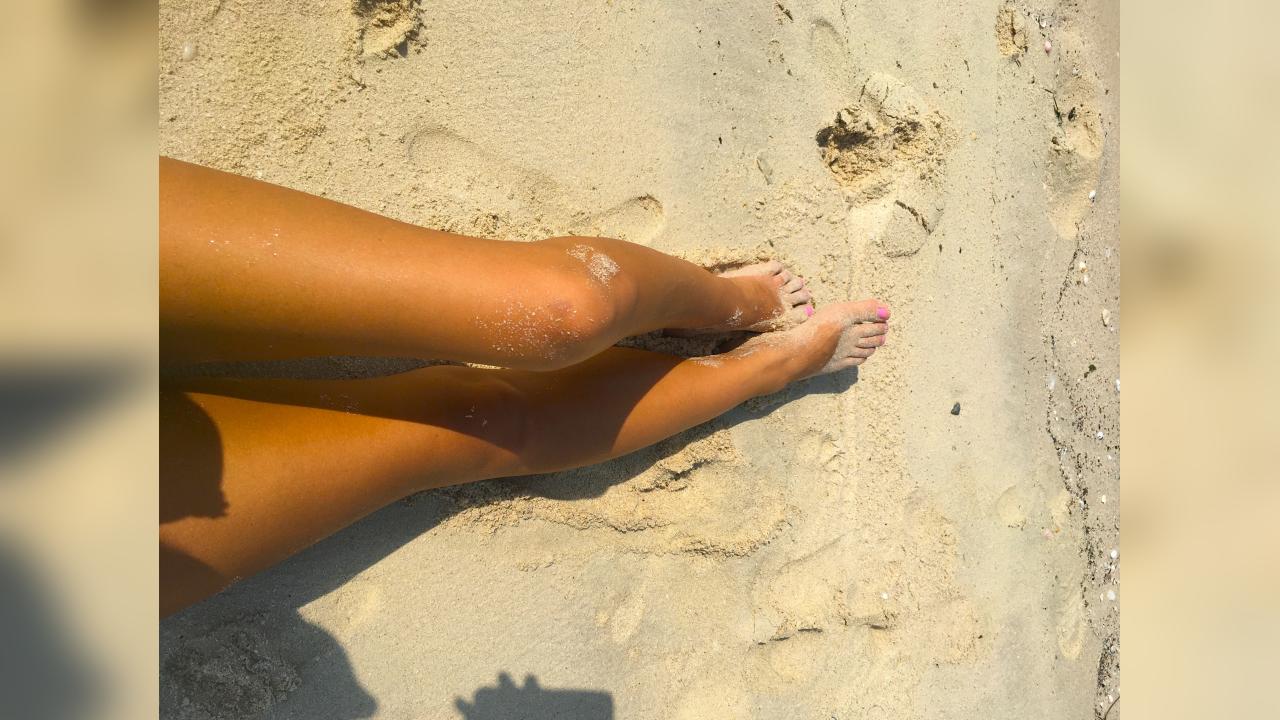 Webcam chat profile for DarkxAngel: Legs, feet & shoes