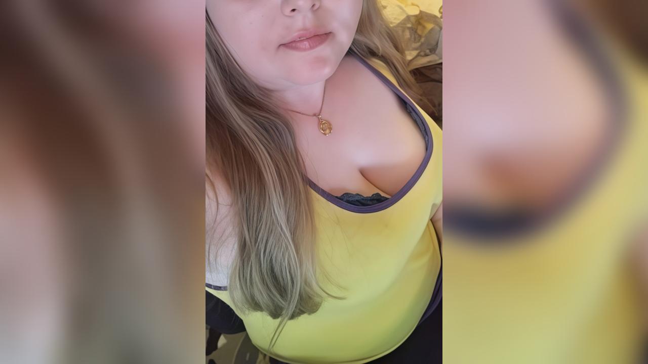 Webcam chat profile for hotcheeks: Ask about my other interests