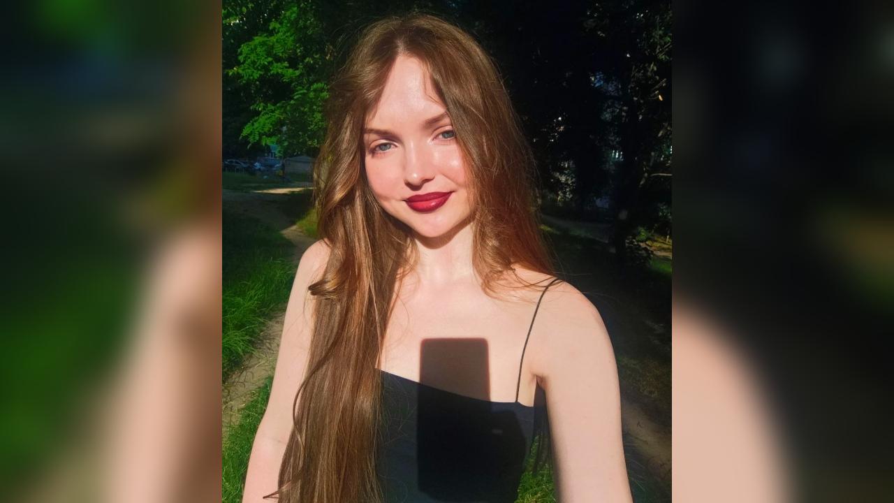Webcam chat profile for BellaVerde: Outfits