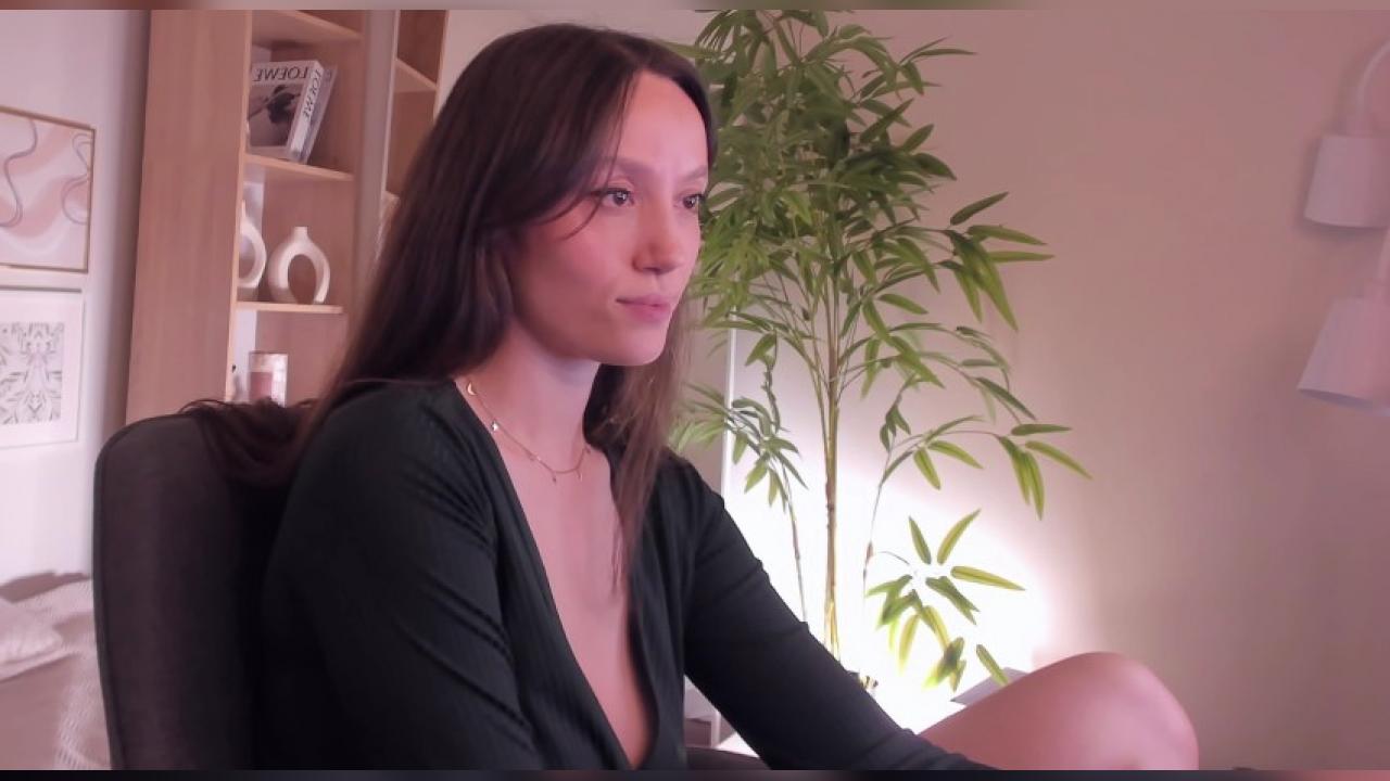 Webcam chat profile for AgnesGoddes: Legs, feet & shoes