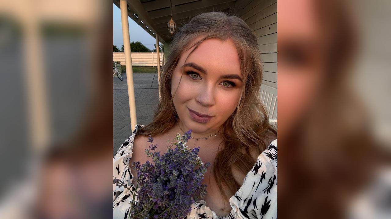 Webcam chat profile for HoneyBreeze