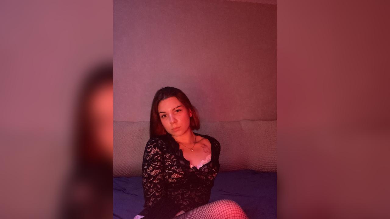 Webcam chat profile for Oriana