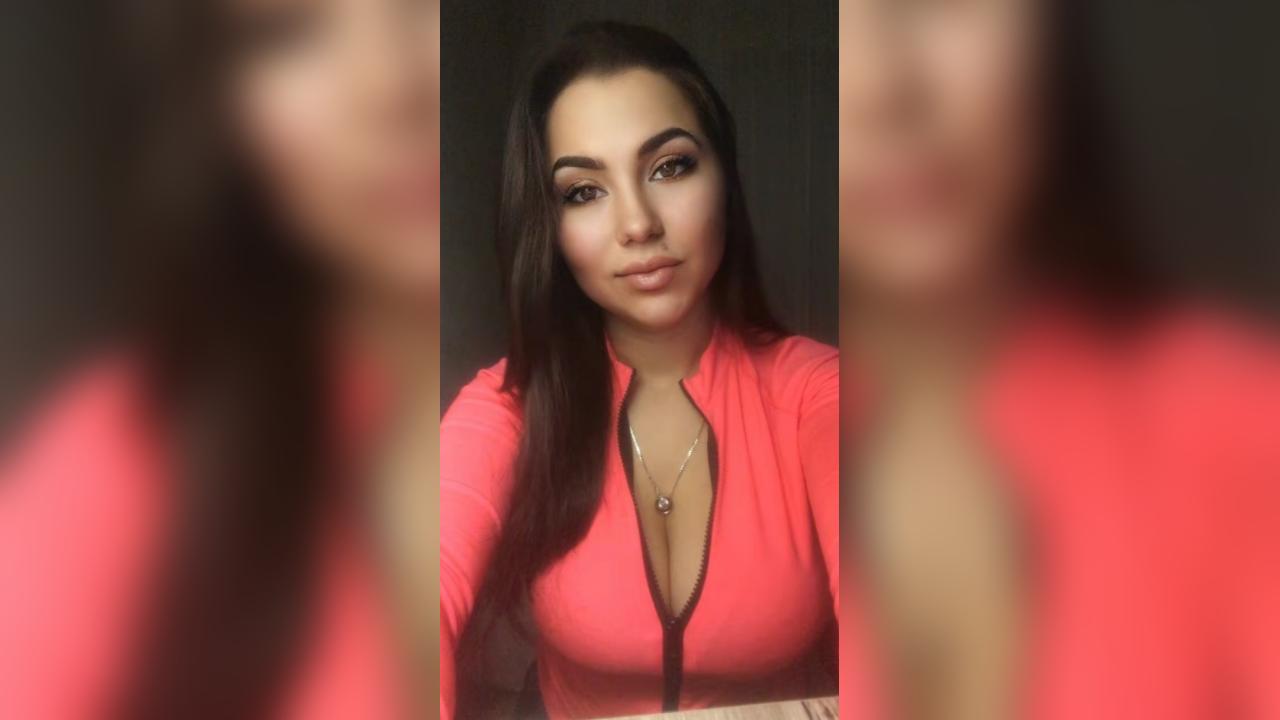 Webcam chat profile for Karolina24