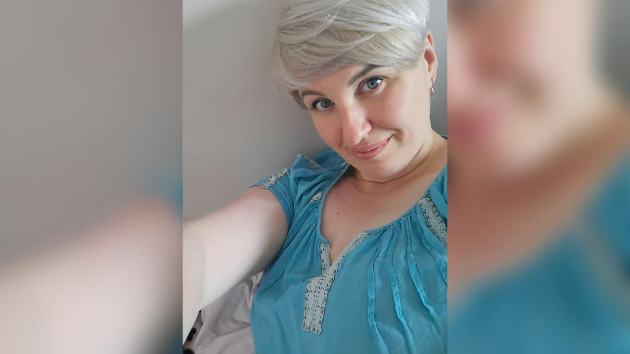 Webcam chat profile for Celestara: Cooking