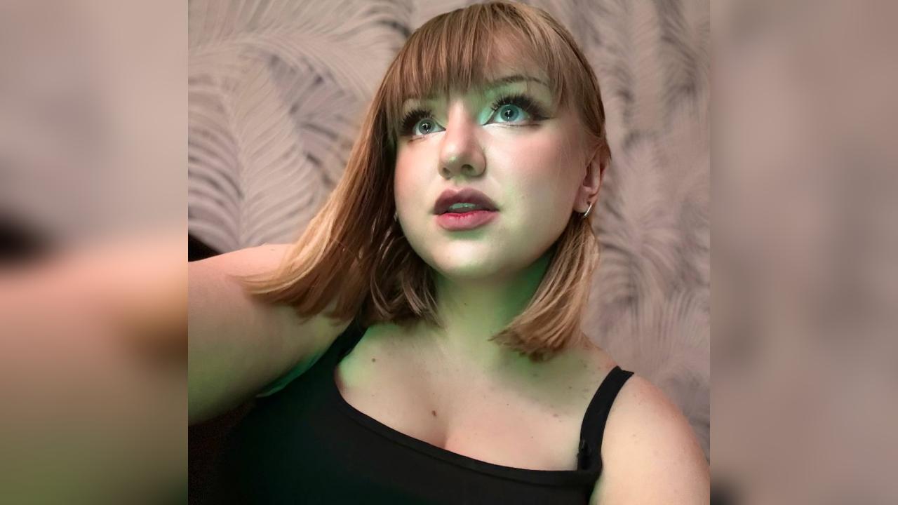 Webcam chat profile for LunaShine: Leather