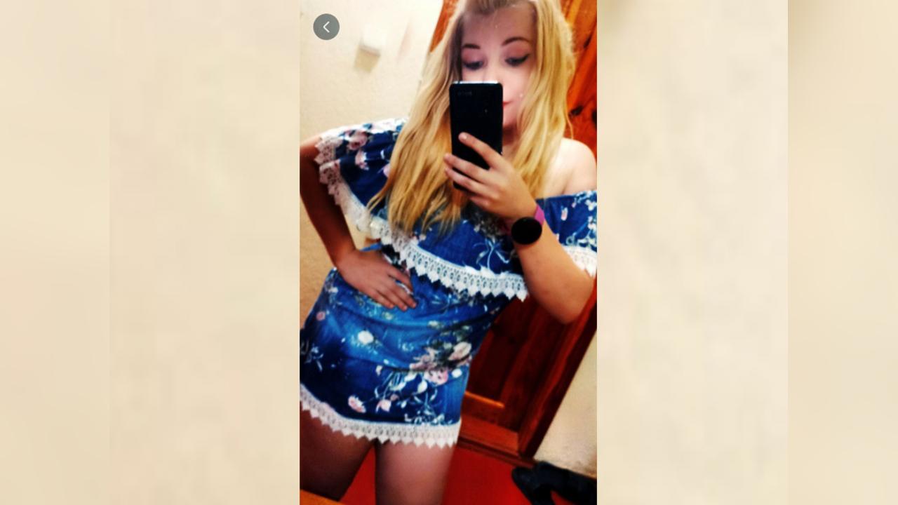 Webcam chat profile for HoneyBuns: Outfits