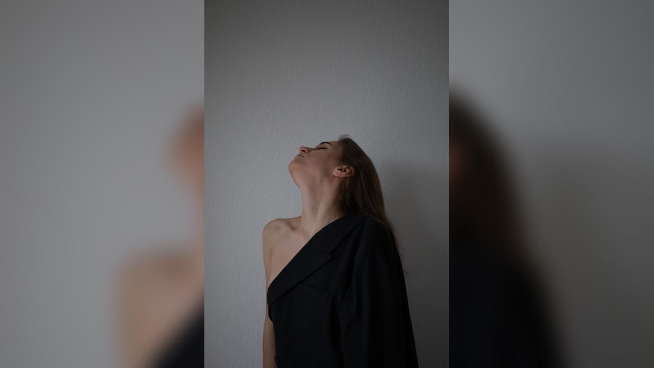 Webcam chat profile for BlissfulElle: Smoking