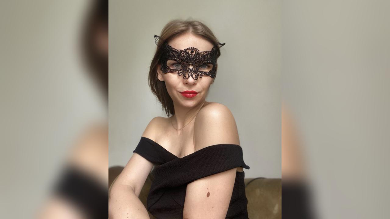 Webcam chat profile for LittleFoxyy: Outdoor Activities