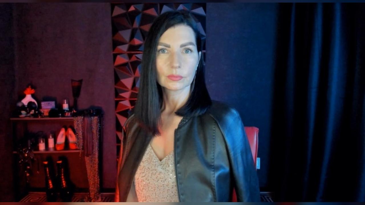 Webcam chat profile for MonicaCheerful: Dominatrix