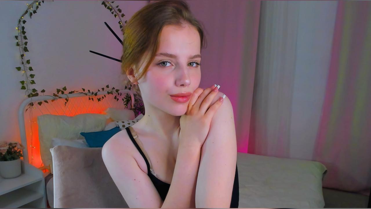 Webcam chat profile for GabiAddams: Legs, feet & shoes