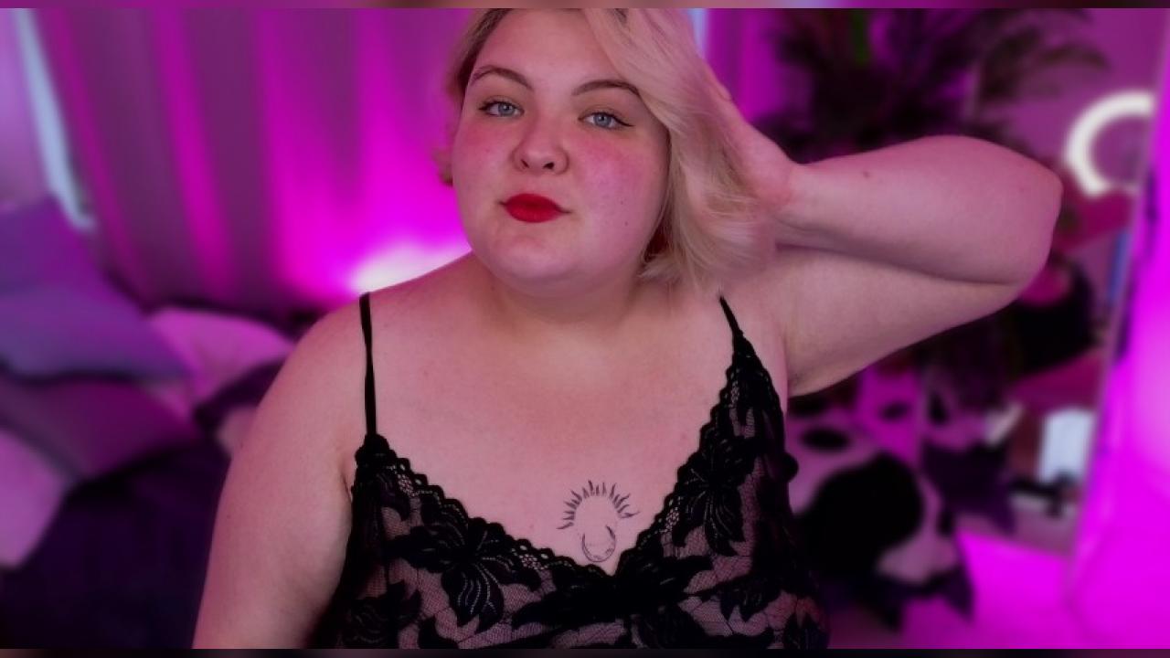 Webcam chat profile for EllaBigBabe: Leather