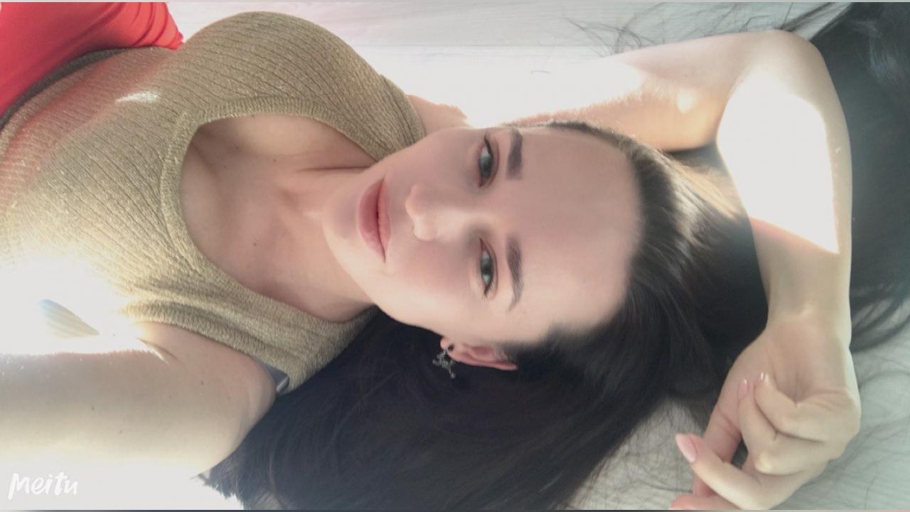 Webcam chat profile for Selvyya: Dancing