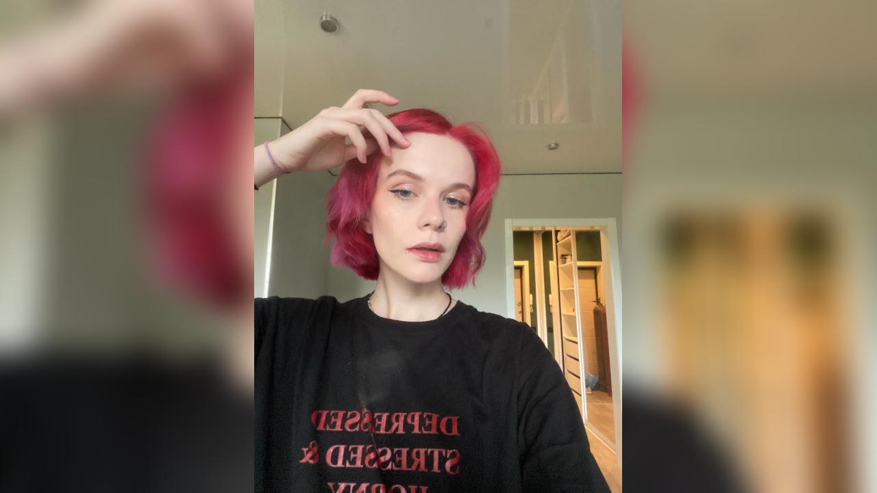 Webcam chat profile for SofaTat: Dancing