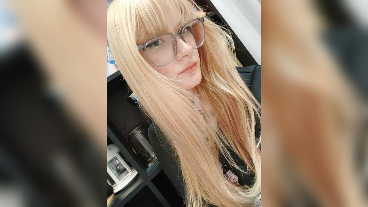 Webcam chat profile for Mirai: Ask about my Hobbies