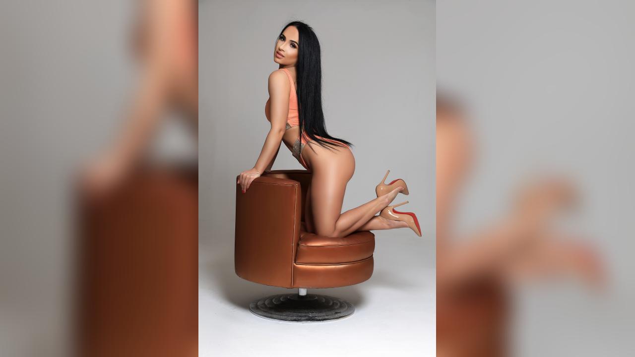 Webcam chat profile for VickyLyx: Bondage & discipline