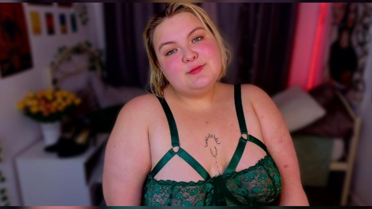 Webcam chat profile for EllaBigBabe: Leather