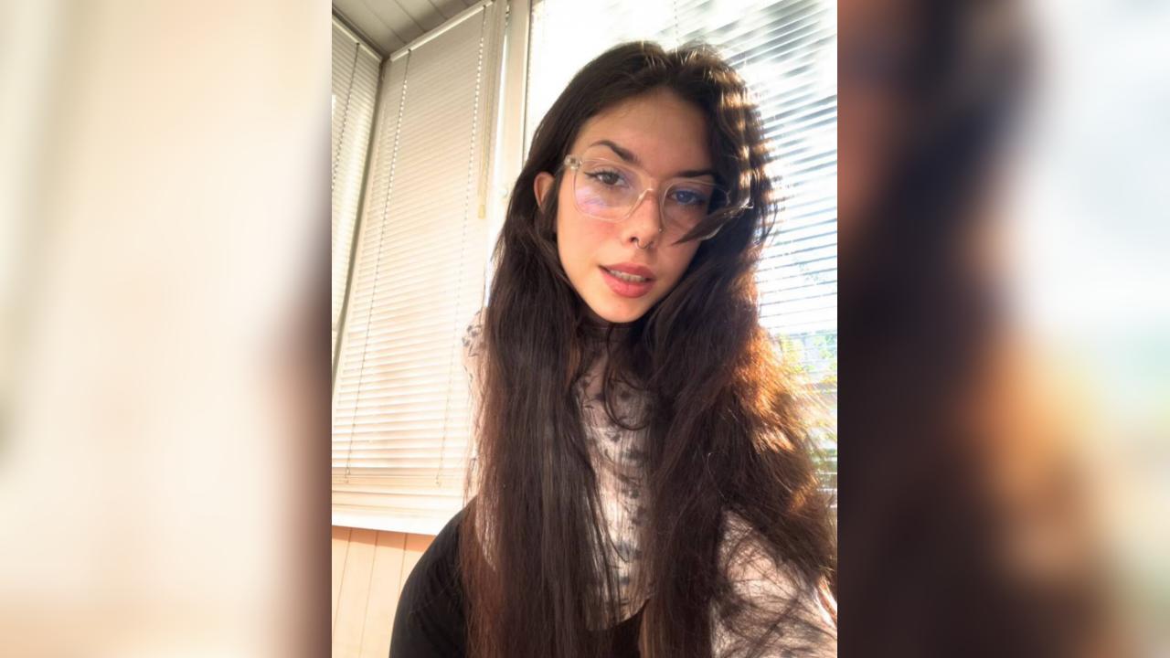 Webcam chat profile for 1Bekki: Ask about my Hobbies