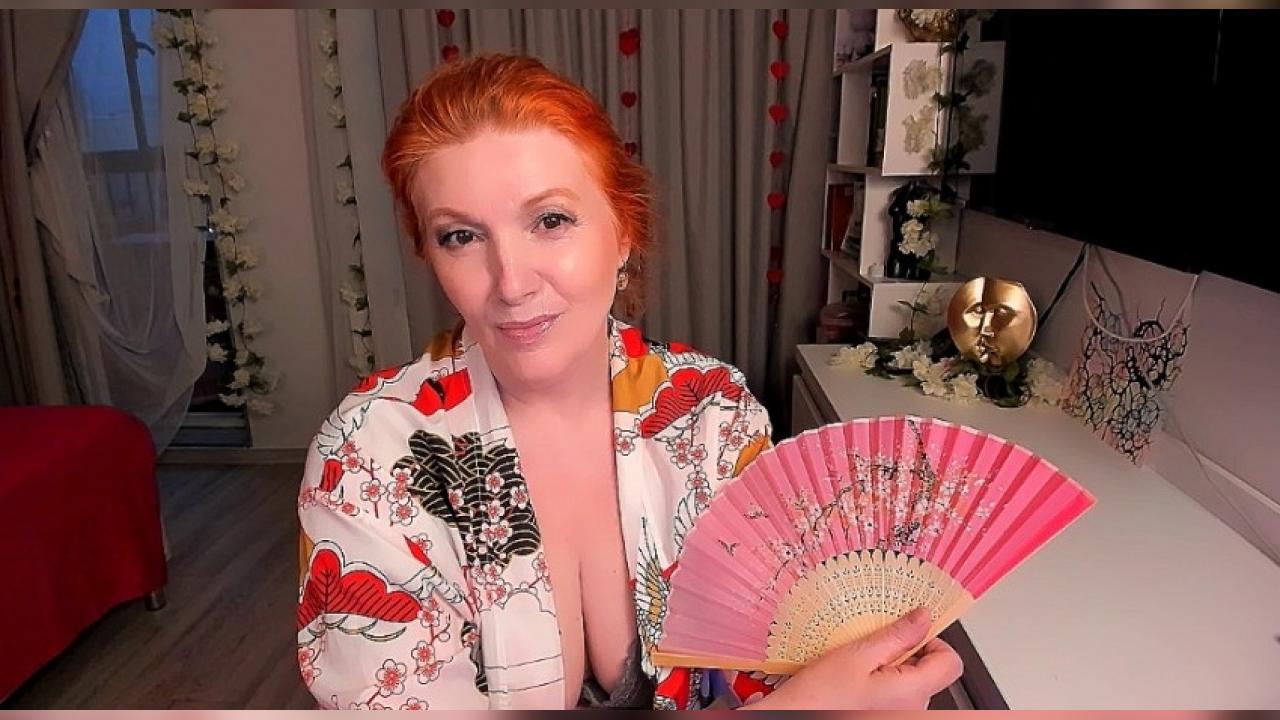 Webcam chat profile for AlmazFireFoxOne: Kissing