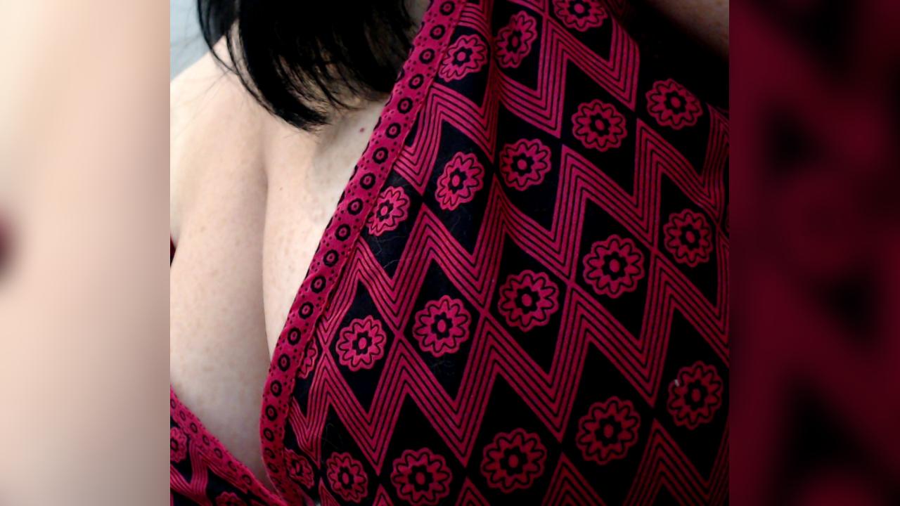 Webcam chat profile for LongggSQUIRT: Lingerie & stockings