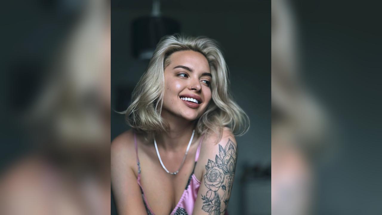 Webcam chat profile for HoneySunset