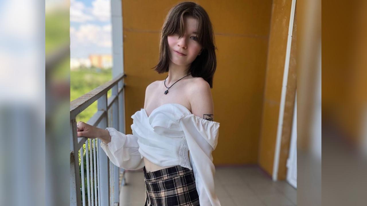 Webcam chat profile for Varia: Ask about my Hobbies