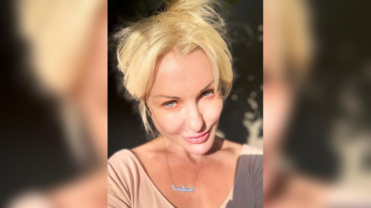 Webcam chat profile for Rosi: Ask about my Hobbies