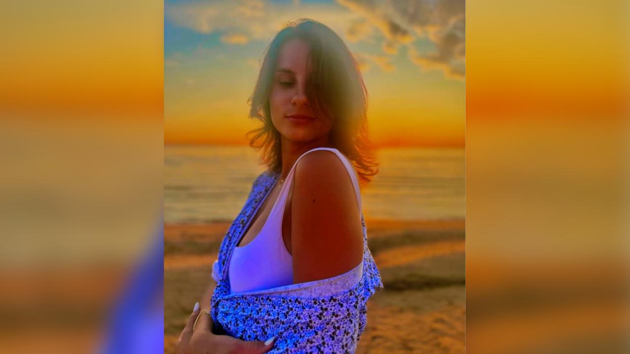Webcam chat profile for MiaPrestigo: Dancing