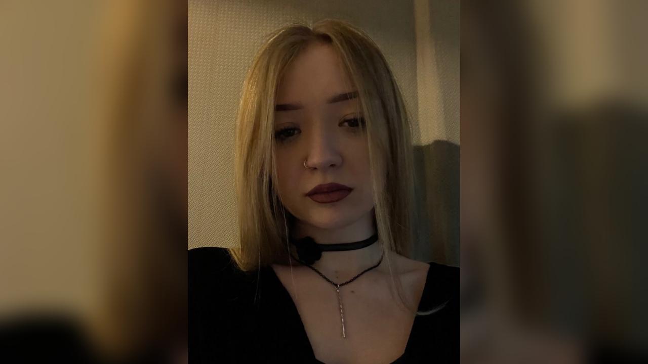 Webcam chat profile for SilkenWish: Ask about my Hobbies