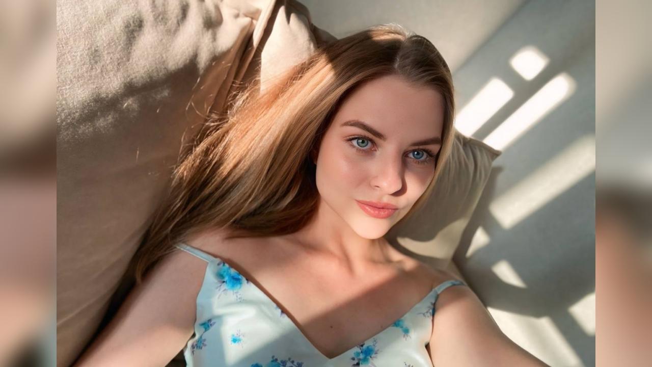 Webcam chat profile for 1HoneyBunny: Dancing