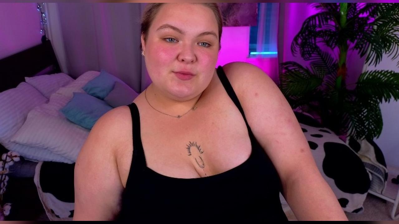 Webcam chat profile for EllaBigBabe: Leather
