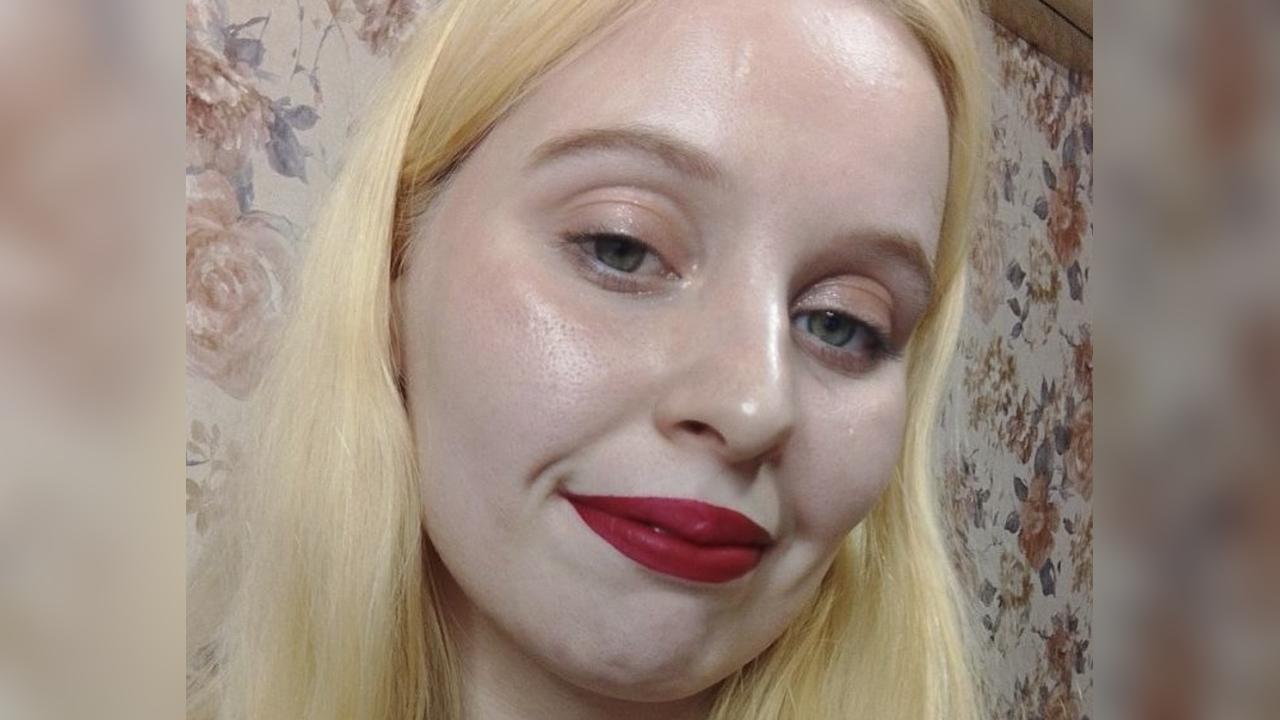 Webcam chat profile for CharmingBlonde: Leather
