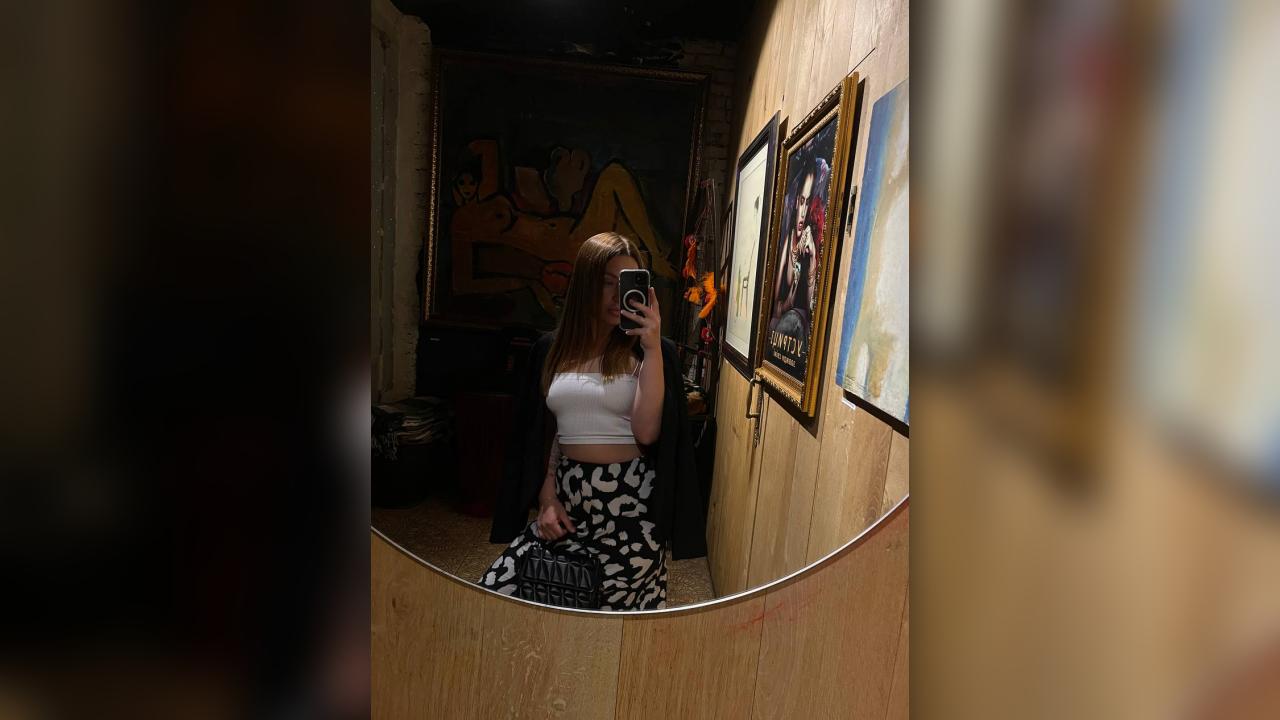 Webcam chat profile for MoonForYouu: Travel