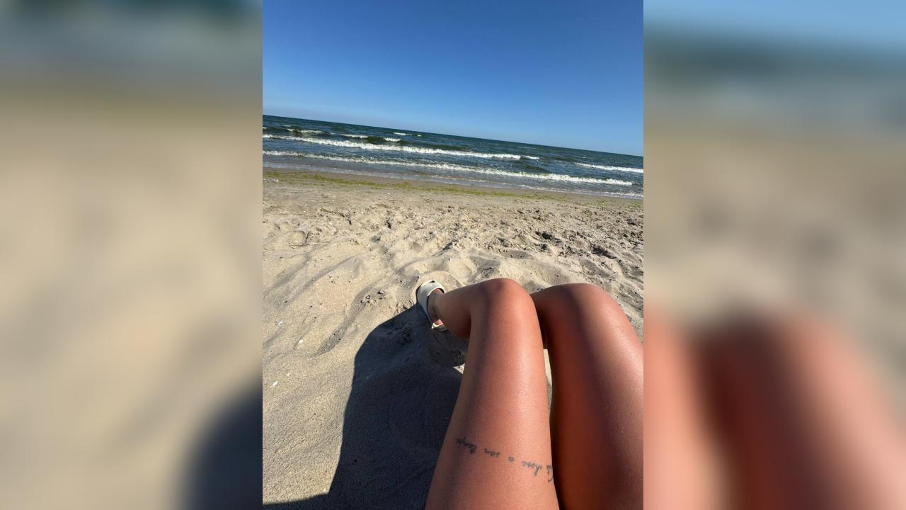 Webcam chat profile for MoonForYouu: Travel
