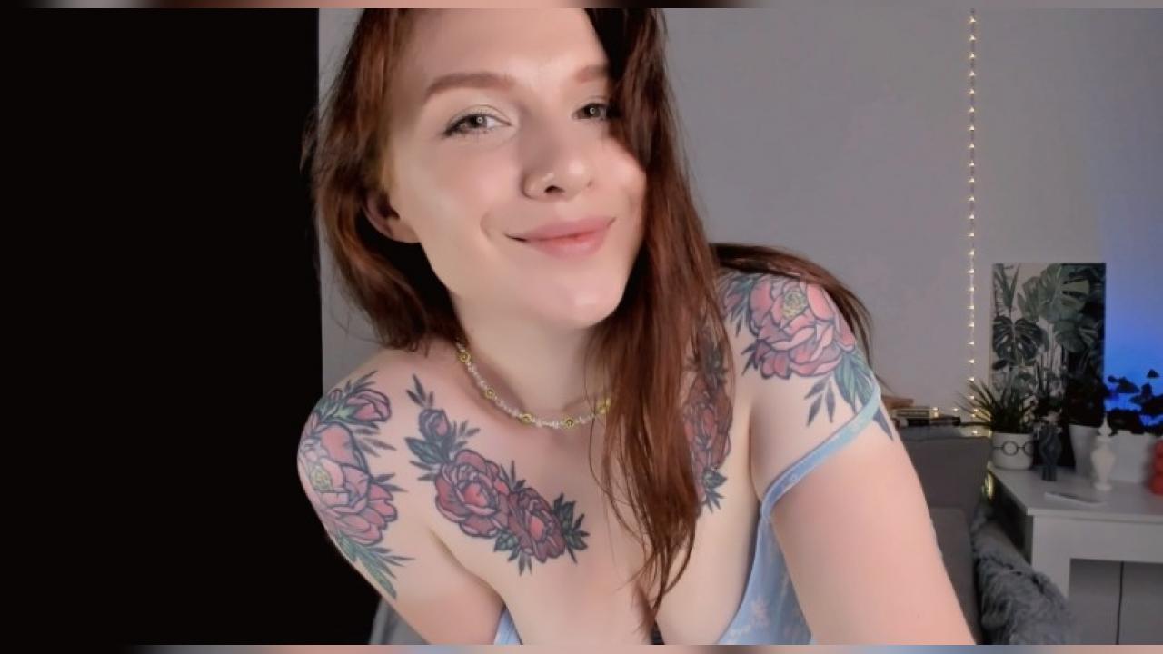 Webcam chat profile for MiaShine: Leather