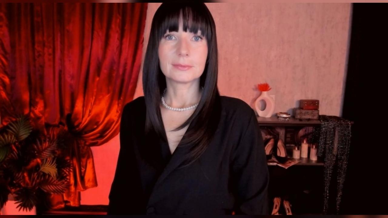 Webcam chat profile for MonicaCheerful: Dominatrix
