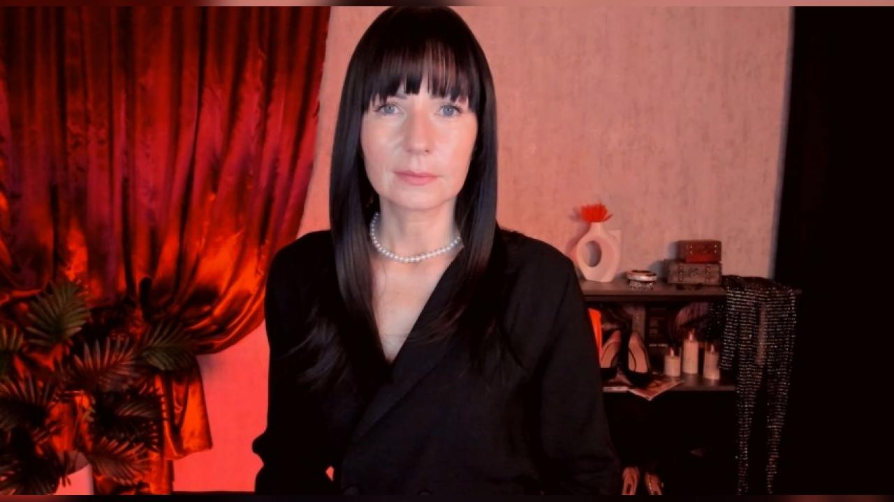 Webcam chat profile for MonicaCheerful: Dominatrix