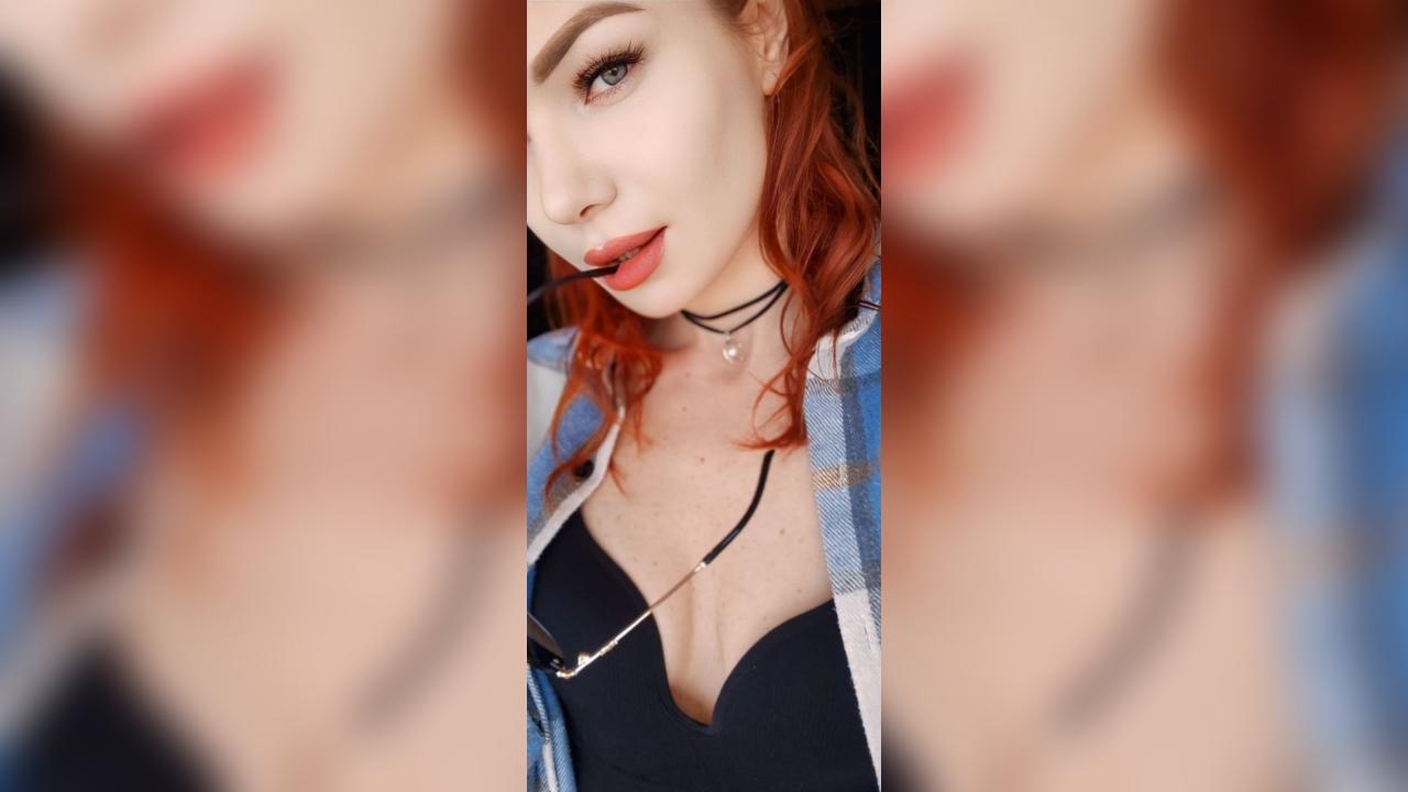 Webcam chat profile for RebeccaGloss