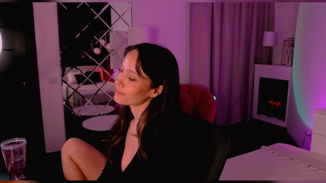 Webcam chat profile for AgnesGoddes: Legs, feet & shoes