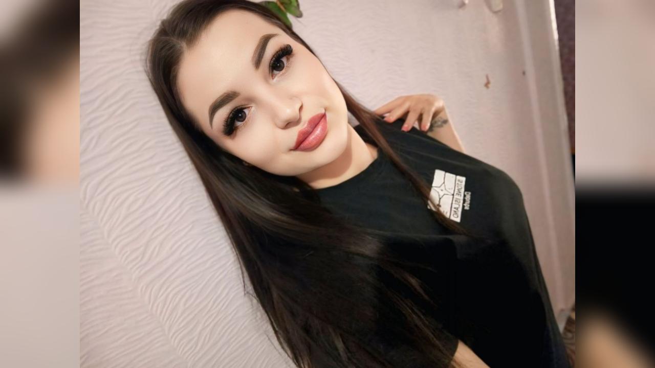 Webcam chat profile for LoveGlow: Ask about my Hobbies