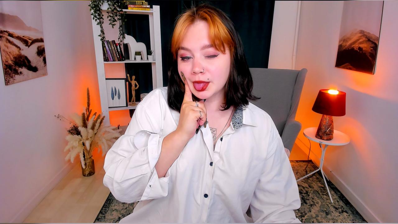 Webcam chat profile for lunaali: Latex & rubber