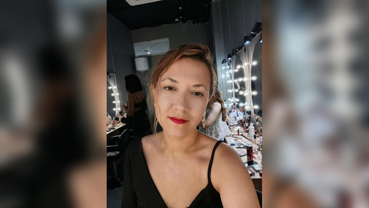 Webcam chat profile for HoneySmile: Ask about my Hobbies
