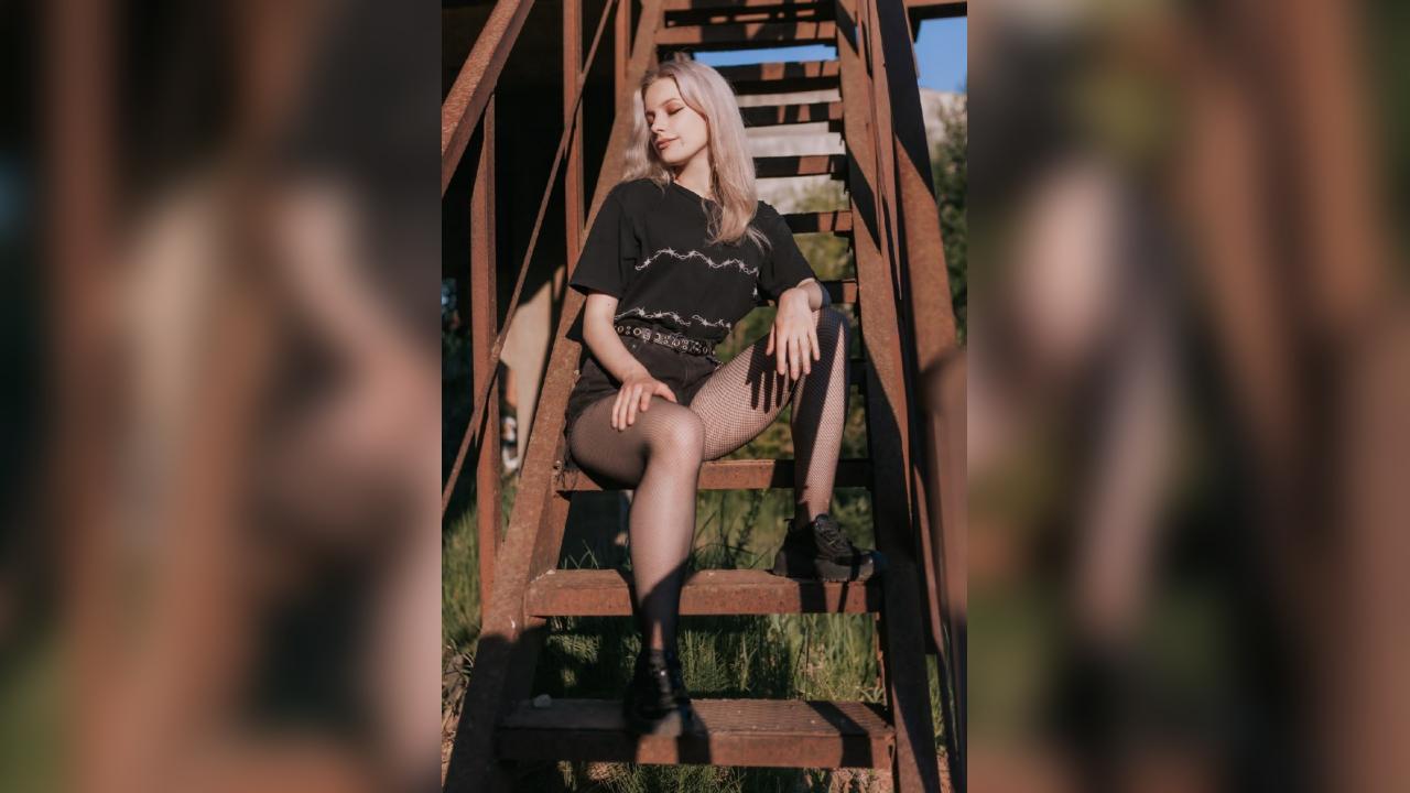 Webcam chat profile for LilitEl: Legs, feet & shoes