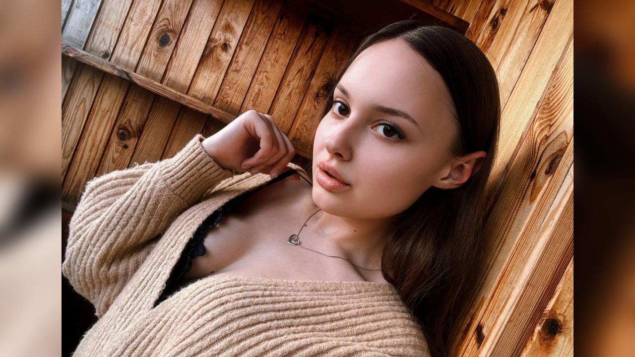 Webcam chat profile for FairyNova: Ask about my Hobbies