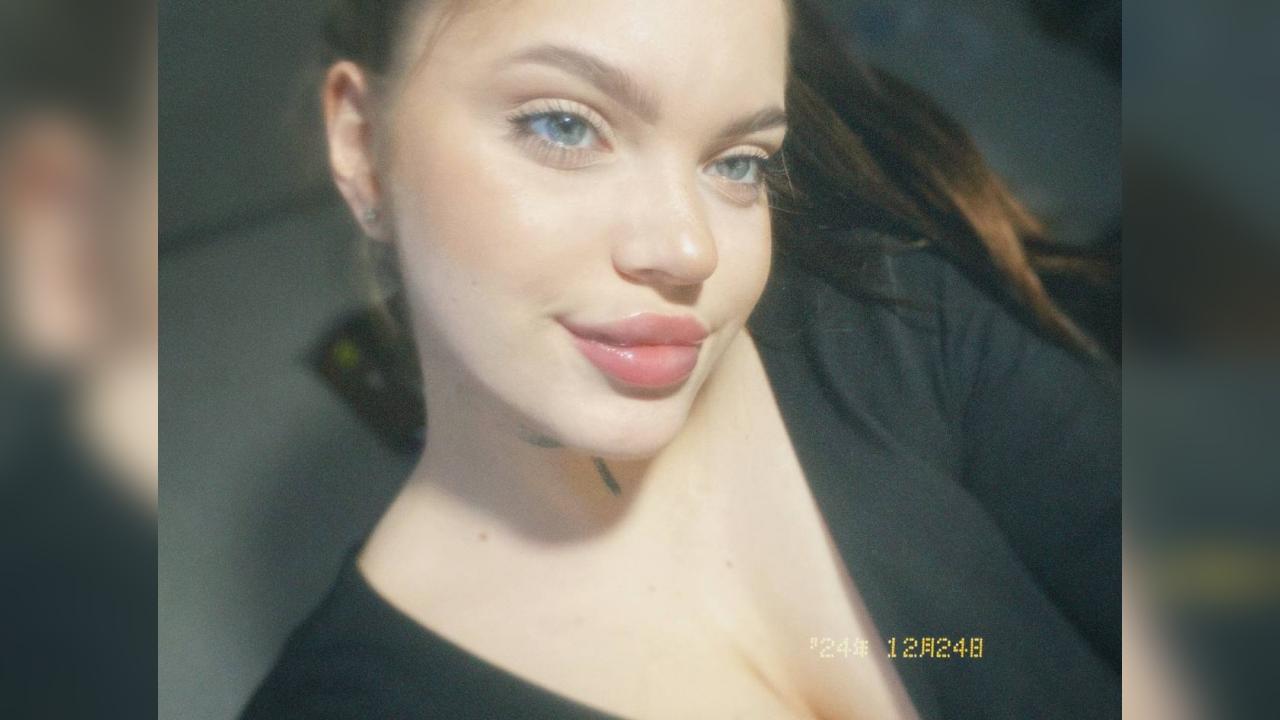 Webcam chat profile for LilyKiss: Dancing
