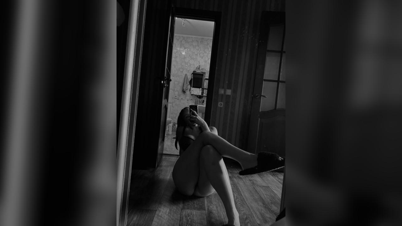 Webcam chat profile for LilyKiss